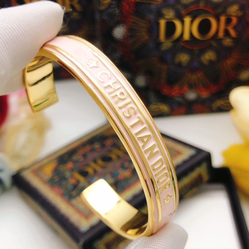 chr1st1an D10r bracelets